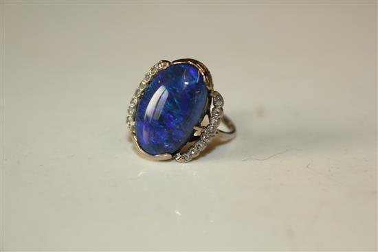 White gold, diamond and blue doublet ring